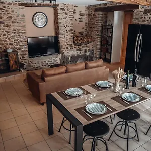 Maison Quartier Medieval Au Pied Du Chateau , Fougeres France